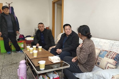 【“四進(jìn)萬家系列活動”】集團(tuán)開展“進(jìn)萬家門、訪萬家情、解萬家難、暖萬家心”活動